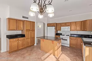 17859 W Club Vista Dr, Surprise, AZ 85374 - Photo 9