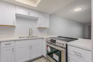 11040 N 28th Dr, Phoenix, AZ 85029 - Photo 3