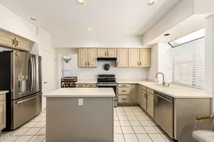 5622 W Aster Dr, Glendale, AZ 85304 - Photo 9