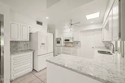9416 N 110th Avenue, Sun City, AZ 85351 - Photo 11