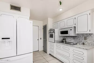 9416 N 110th Avenue, Sun City, AZ 85351 - Photo 11