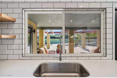 1055 W Indian Hills Place, Phoenix, AZ 85023 - Photo 25