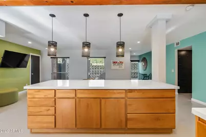 1055 W Indian Hills Place, Phoenix, AZ 85023 - Photo 7