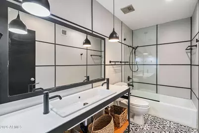 1055 W Indian Hills Place, Phoenix, AZ 85023 - Photo 19