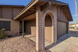 10044 N 39th Ln, Phoenix, AZ 85051 - Photo 7