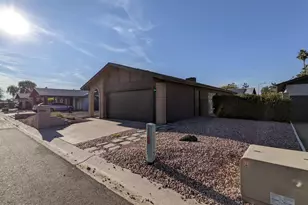 10044 N 39th Ln, Phoenix, AZ 85051 - Photo 3