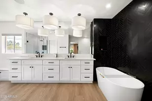 4545 N Royal View Dr E, Phoenix, AZ 85018 - Photo 27