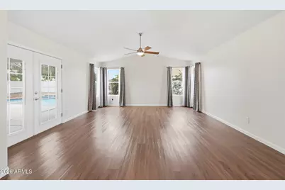 8730 W Betty Elyse Lane, Peoria, AZ 85382 - Photo 17