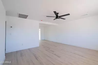 1301 W Sunland Avenue, Phoenix, AZ 85041 - Photo 9