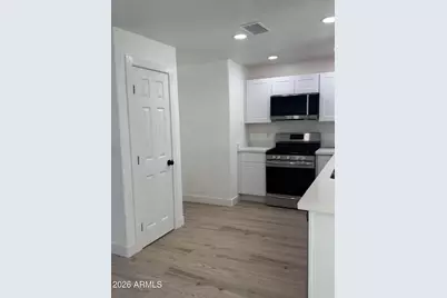 1301 W Sunland Avenue, Phoenix, AZ 85041 - Photo 9