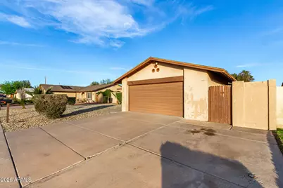 8905 N 55th Drive, Glendale, AZ 85302 - Photo 3