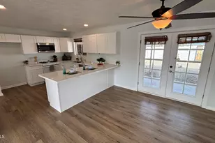 1000 W Elna Rae St, Tempe, AZ 85281 - Photo 5