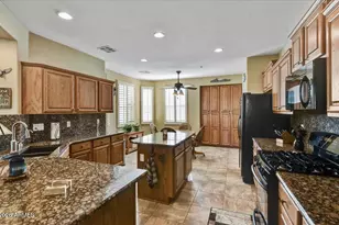 12612 W Fetlock Trail, Peoria, AZ 85383 - Photo 7