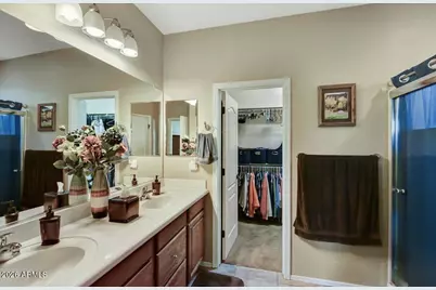 12612 W Fetlock Trail, Peoria, AZ 85383 - Photo 11