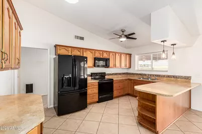 2554 E Catalina Avenue, Mesa, AZ 85204 - Photo 11