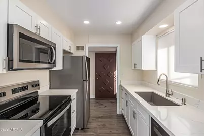 13702 N 98th Avenue #M, Sun City, AZ 85351 - Photo 7