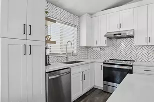 3206 S 81st Ave, Phoenix, AZ 85043 - Photo 9