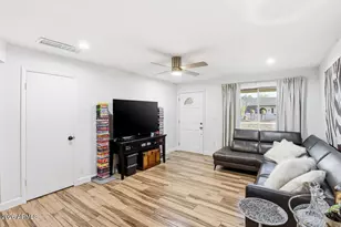 3444 E Paradise Dr, Phoenix, AZ 85028 - Photo 11