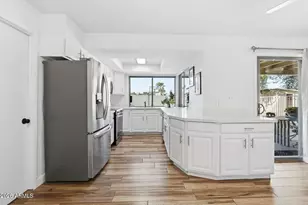 3444 E Paradise Dr, Phoenix, AZ 85028 - Photo 7