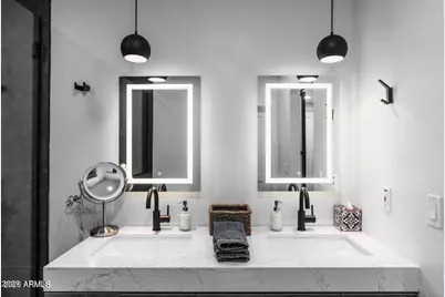 3102 N 35th Street, Phoenix, AZ 85018 - Photo 7