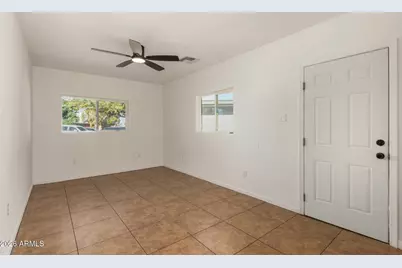 7715 W Crittenden Lane, Phoenix, AZ 85033 - Photo 11