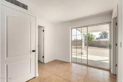 7715 W Crittenden Lane, Phoenix, AZ 85033 - Photo 13