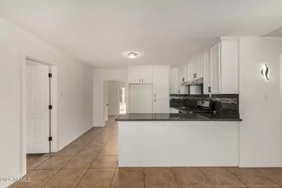 7715 W Crittenden Lane, Phoenix, AZ 85033 - Photo 7