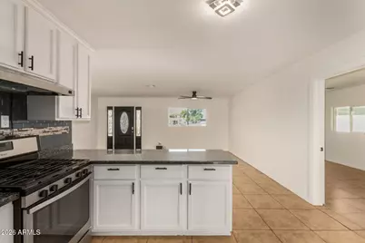 7715 W Crittenden Lane, Phoenix, AZ 85033 - Photo 9