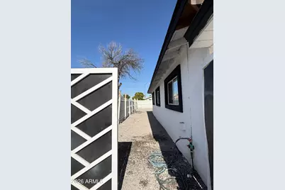 3542 E Earll Drive, Phoenix, AZ 85018 - Photo 9