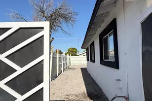 3542 E Earll Dr, Phoenix, AZ 85018 - Photo 9