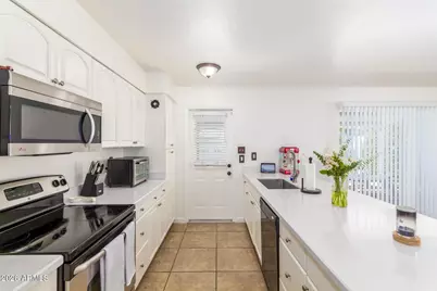 3312 S Ventura Drive, Tempe, AZ 85282 - Photo 3