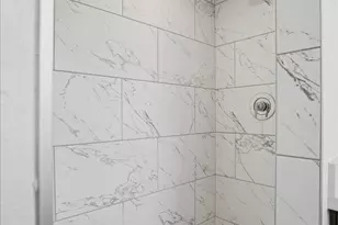 813 E Marlette Ave, Phoenix, AZ 85014 - Photo 11