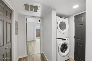 813 E Marlette Ave, Phoenix, AZ 85014 - Photo 21