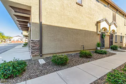 2725 E Mine Creek Road #2022, Phoenix, AZ 85024 - Photo 5