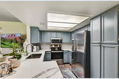 9808 W Kerry Lane, Peoria, AZ 85382 - Photo 5