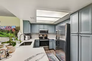 9808 W Kerry Ln, Peoria, AZ 85382 - Photo 5