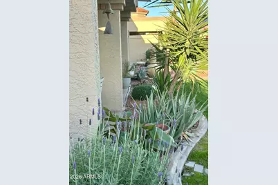 9808 W Kerry Lane, Peoria, AZ 85382 - Photo 17