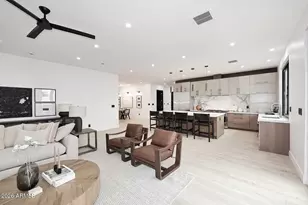 3106 N Valencia Ln, Phoenix, AZ 85018 - Photo 11