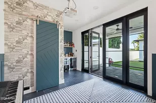 3901 E Weldon Ave, Phoenix, AZ 85018 - Photo 17