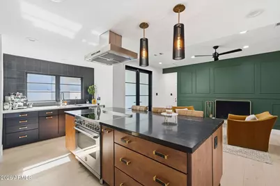 3901 E Weldon Avenue, Phoenix, AZ 85018 - Photo 9