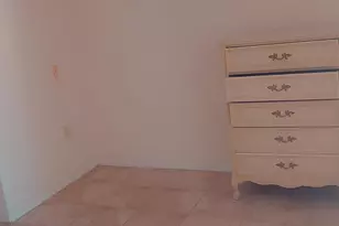 9905 W Hawthorn Dr, Sun City, AZ 85351 - Photo 11