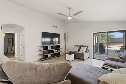 2412 E Rosemonte Drive, Phoenix, AZ 85050 - Photo 9