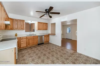 9025 N 14th Place, Phoenix, AZ 85020 - Photo 11