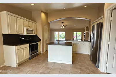 15973 W Sheila Lane, Goodyear, AZ 85395 - Photo 7