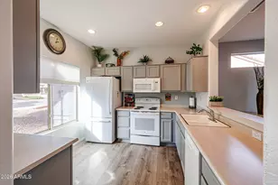 15974 W Quail Creek Ln, Surprise, AZ 85374 - Photo 11