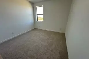 10223 S 20th Ln, Phoenix, AZ 85041 - Photo 9