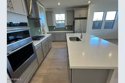 10223 S 20th Lane, Phoenix, AZ 85041 - Photo 7