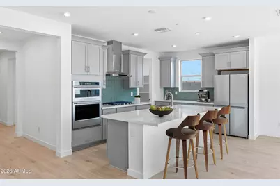 10223 S 20th Lane, Phoenix, AZ 85041 - Photo 3