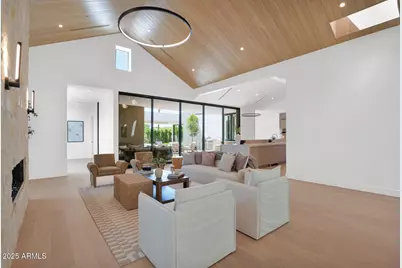 4704 N 40th Place, Phoenix, AZ 85018 - Photo 11