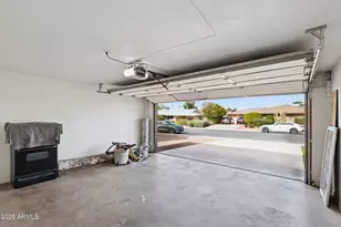 735 E Manhatton Dr, Tempe, AZ 85282 - Photo 45